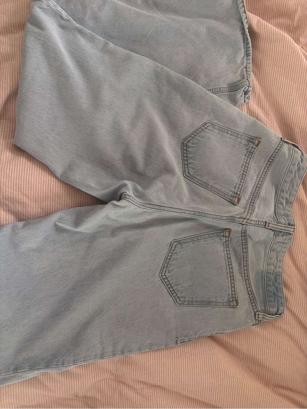 Abercrombie & Fitch Light Wash Wide Leg Jeans - Picture 2 of 3